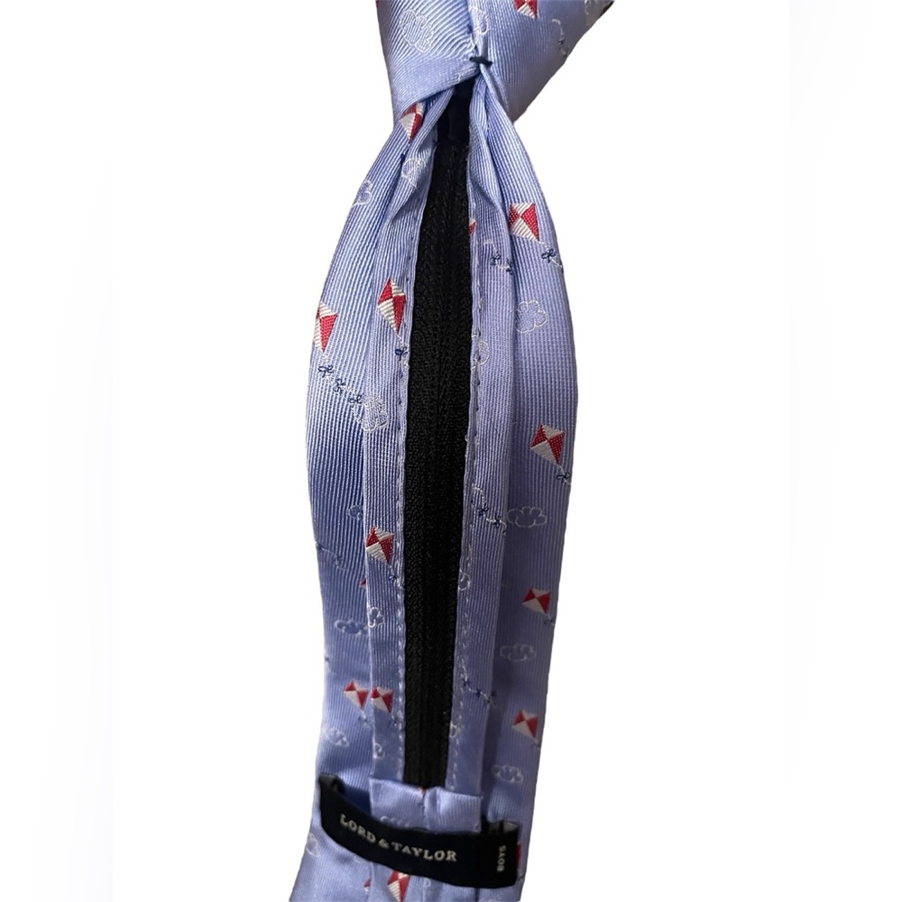 Boys’ Lord & Taylor Light Blue Silk Tie with Red Kite Pattern, EUC - Picture 6 of 8